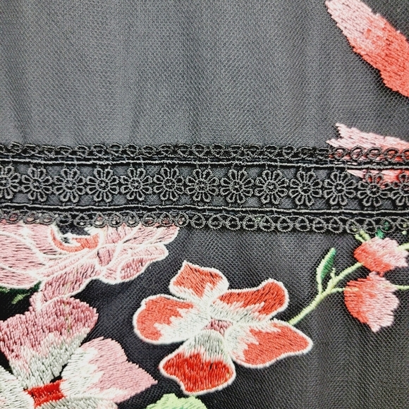 Adrianna Papell Floral Embroidered Tulle Overlay Dress Size 8 Black Lace A-Line - Picture 11 of 13